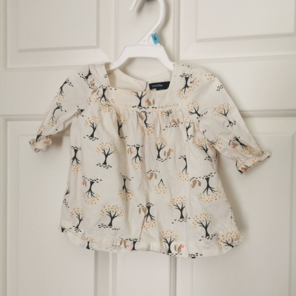 3/$15 Gap baby girl blouse 0-3 m